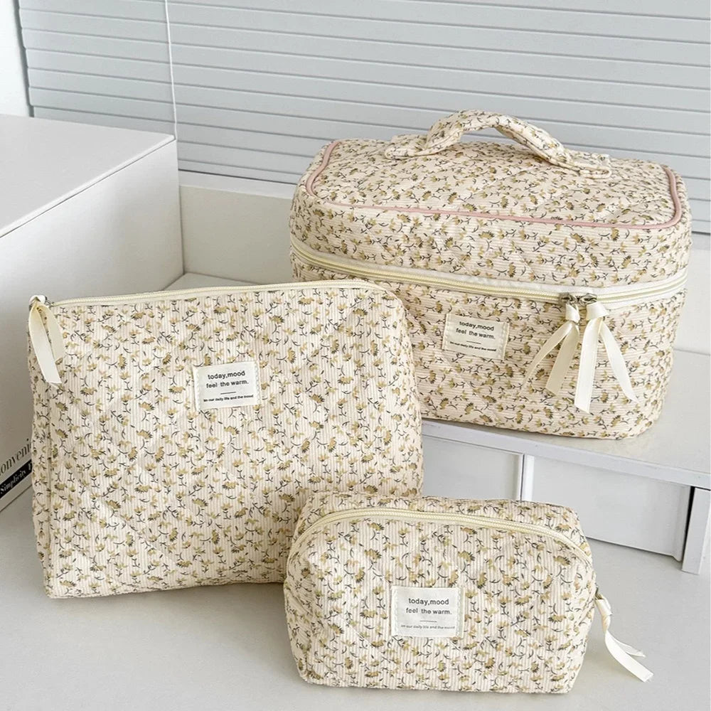 Fashion Pink Flower Women's Clutch Bag Sets Toiletry Makeup Tool Storage Pouch Quilting Cosmetics Organizers Handbag for Travel